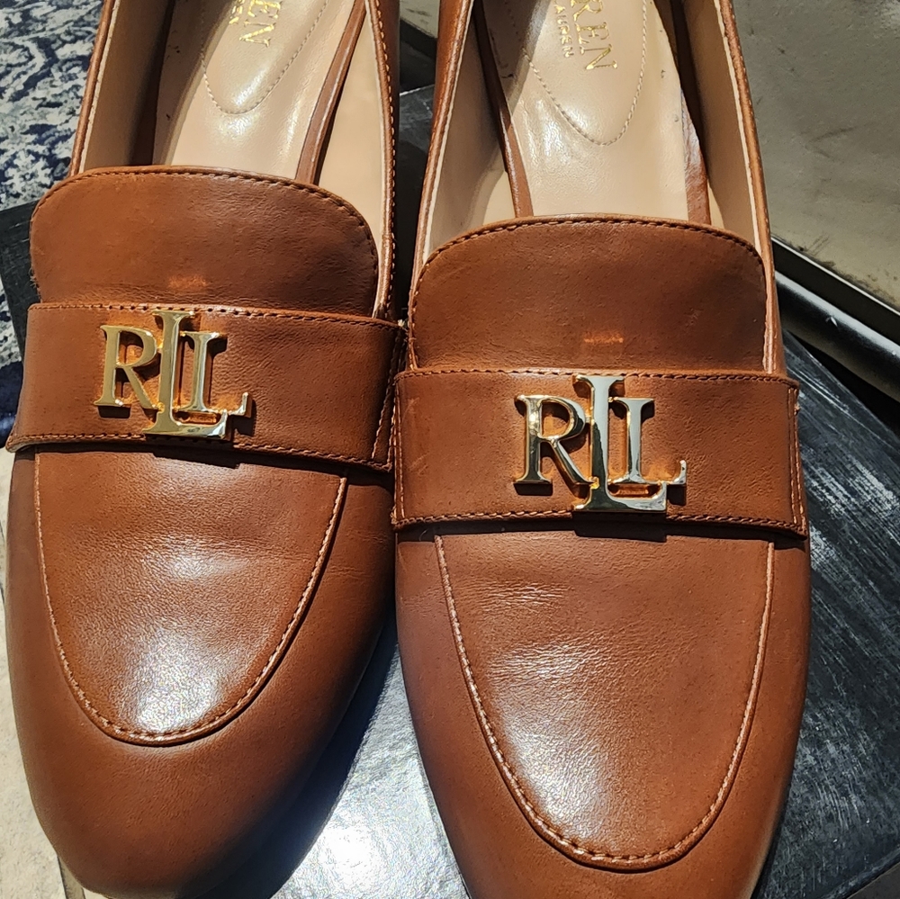 Womens Leather Ralph Lauren heeled loafer size 8 1/2
